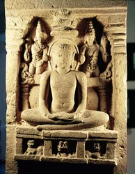 Relief, das Tirthankara Mahavira (599-527 v. Chr.) in Meditation darstellt, aus Danavulapadu
